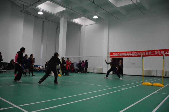 河南国家开放大学2015教职工羽毛球比赛现场-4.jpg